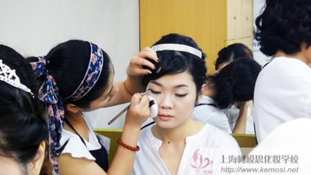 化妆师资格认证考试